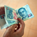 A_Closer_Look_Singapore's_1.2%_Economic_Growth_Amidst_Global_Uncertainties