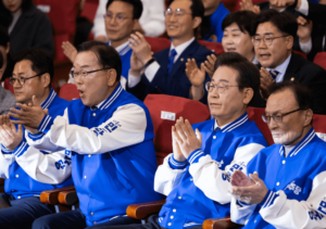 Ruling Party Gets Heavy Defeat in South Korean Parliamentary Elections