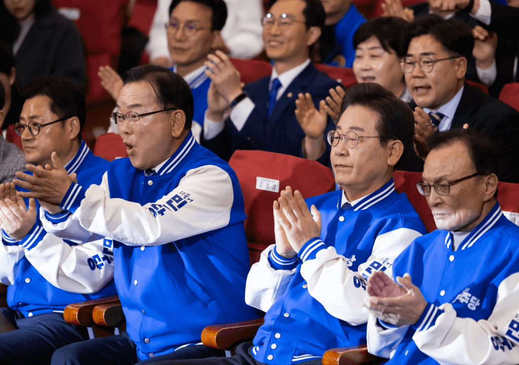 Ruling Party Gets Heavy Defeat in South Korean Parliamentary Elections