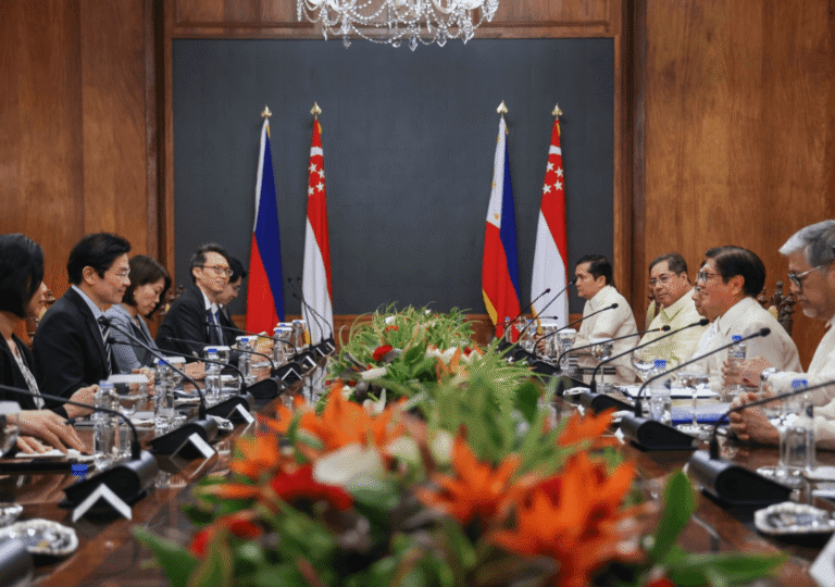 In Manila, Singapore and Philippines Signal Stronger Alliance